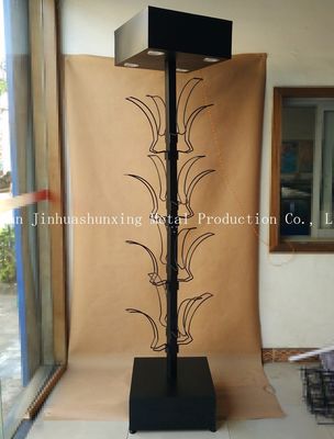 Giá trưng bày phụ kiện ô tô L700mm W700mm, Giá trưng bày mũ bảo hiểm có móc