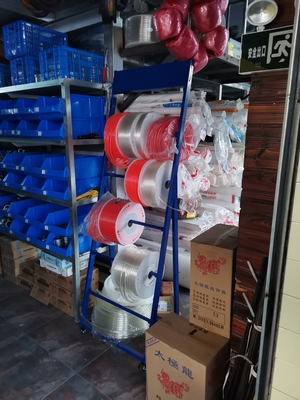 Kệ trưng bày bán lẻ 50kg / lớp Giá trưng bày cuộn dây cáp 4 tầng